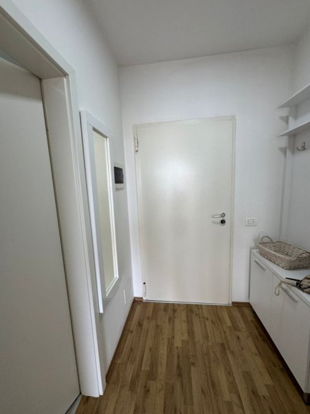 Tirane, jepet me qera apartament 1+1+Ballkon Kati 6, 60 m² 50.000 leke