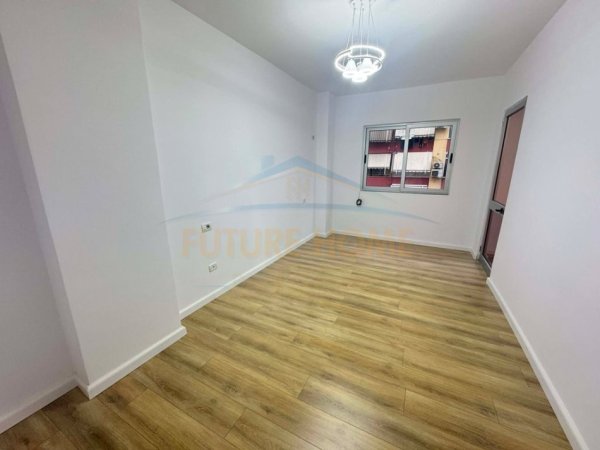 Shitet , Apartament 2+1 , Unaza e Re , Tirane