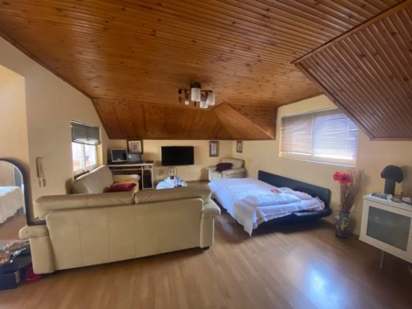 APARTAMENT 3+1+2 ME QIRA (BRRYLI)  550 €