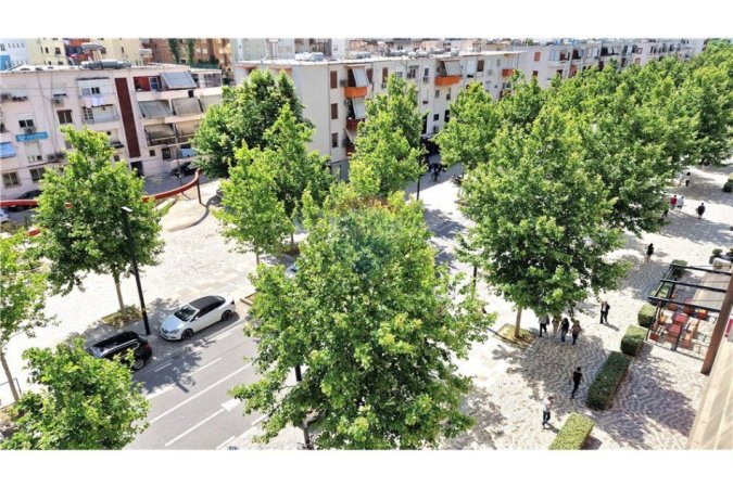 Vlore, shitet apartament 1+1 Kati 2, 135 m² (Mbi Supermarket Conad, Bulevardi Ismail Qemali, Vlorë)