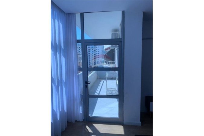 Vlore, jepet me qera 2+1 Kati 3, 86 m² 550 € (Rruga Shyqyri Ali Merka, Vlorë)