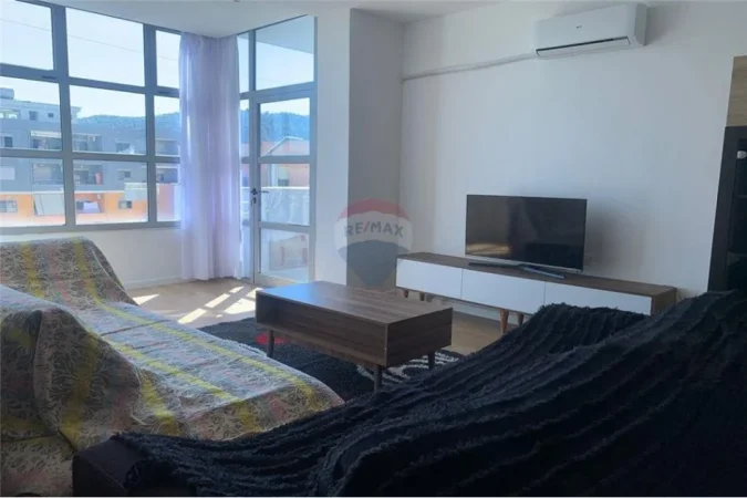 Vlore, jepet me qera 2+1 Kati 3, 86 m² 550 € (Rruga Shyqyri Ali Merka, Vlorë)