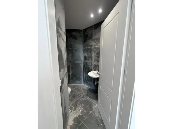 Tirane, shitet apartament 2+1+Ballkon Kati 5, 129 m² 486.000 € (LakeView)
