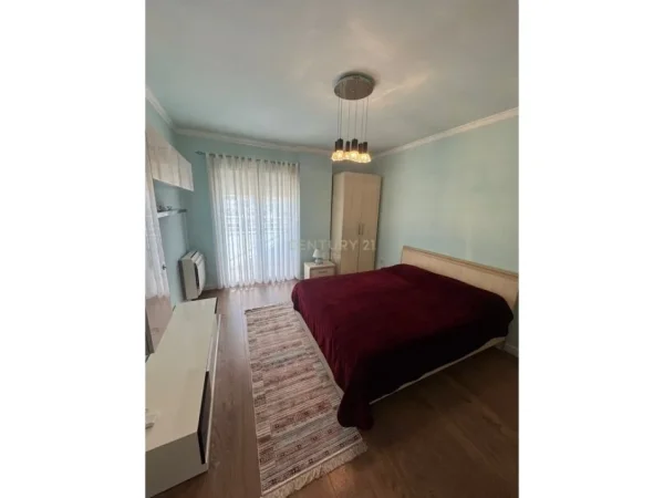 Tirane, jepet me qera apartament 2+1+Ballkon Kati 6, 109 m² 1.400 € (Bllok)
