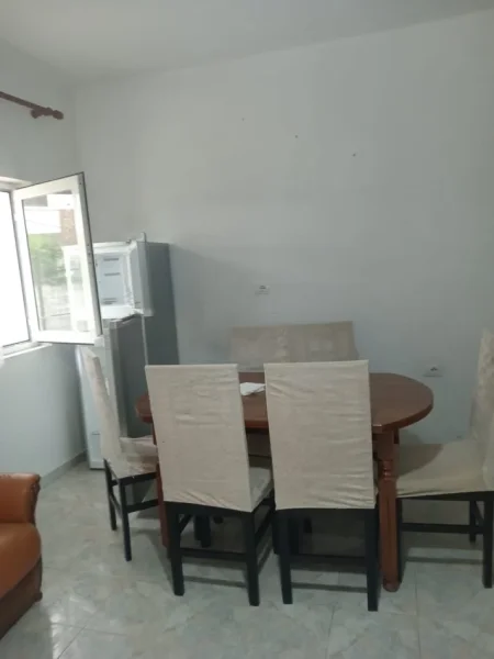 Tirane, jepet me qera apartament 2+1 Kati 1, 100 m² 450 € (astir)