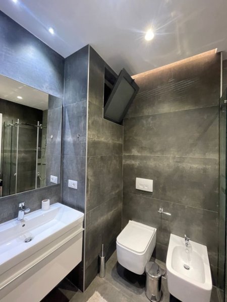 Tirane, jepet me qera apartament 2+1+Ballkon Kati 4, 111 m² 850 € (Kompleksi Panorama)