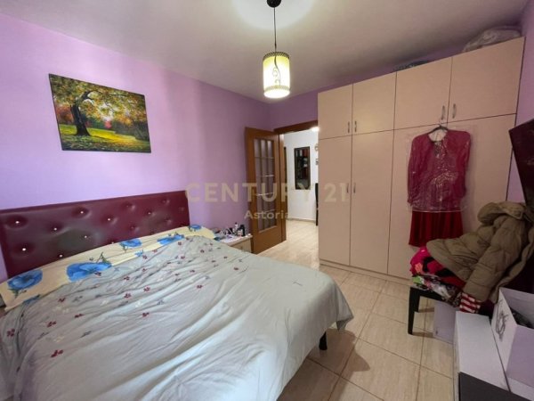Tirane, jepet me qera apartament 1+1+Ballkon Kati 12, 64 m² 600 € (Rruga e Kavajes)