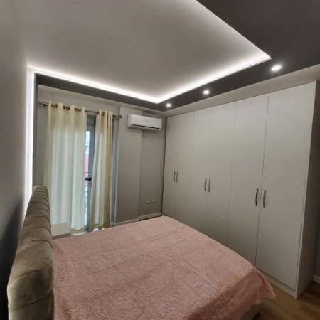 Tirane, jepet me qera apartament 1+1 Kati 3, 68 m² 550 € (LIQENI THATE)