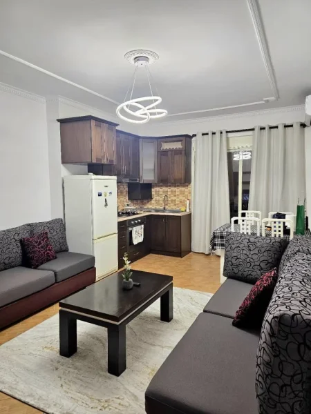 Tirane, jepet me qera apartament 2+1 Kati 5, 450 € 
