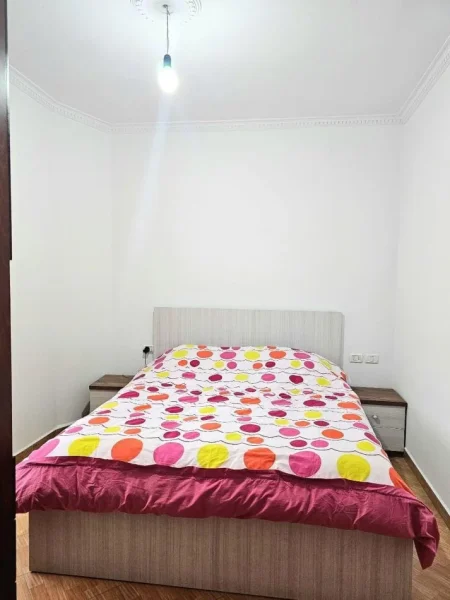 Tirane, jepet me qera apartament 2+1 Kati 5, 450 € 