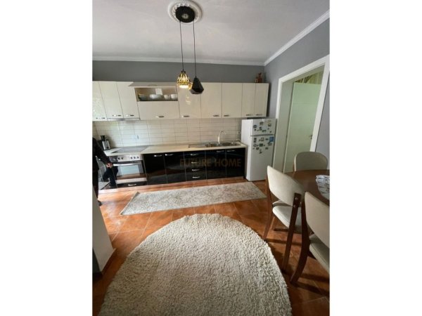 Qera, Shtepi Private,Porcelan, Tiranë.