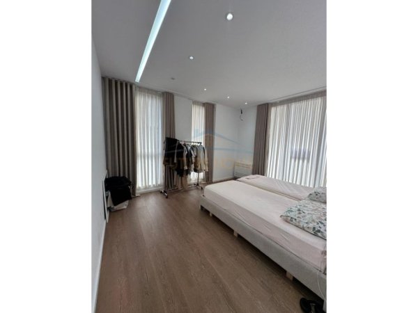 Tirane, shitet apartament 3+1 Kati 3, 151 m² 350.000 € 