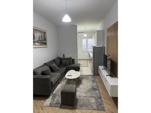 Tirane, jepet me qera apartament 1+1 Kati 5, 62 m² 450 € (Rruga e Dibres)
