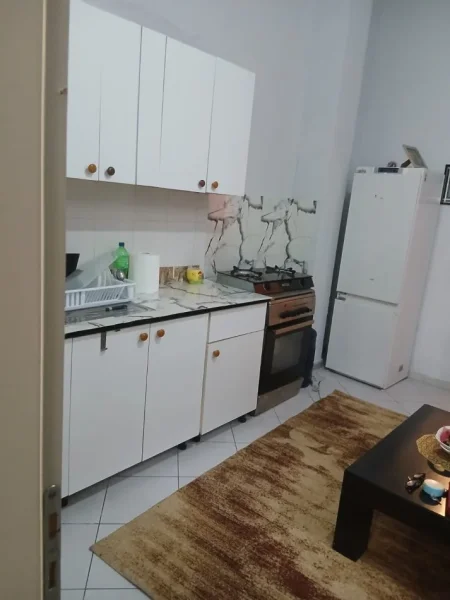 Tirane, jepet me qera apartament 1+1 Kati 1, 50 m² 420 € (Selvia , prane supermarket xhangolli)
