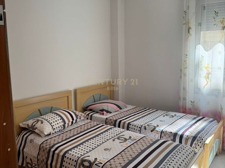 Tirane, shitet apartament 2+1+Ballkon Kati 3, 76 m² 170.000 € (Kodra e Diellit 1)