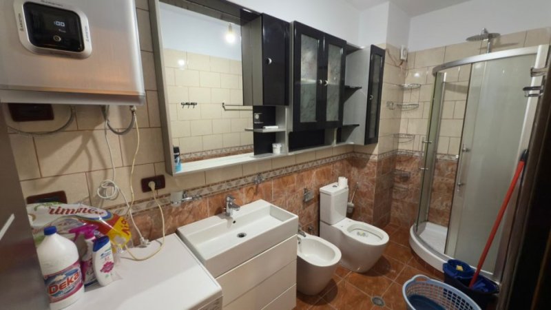Tirane, jepet me qera apartament 3+1 Kati 6, 105 m² 630 € 