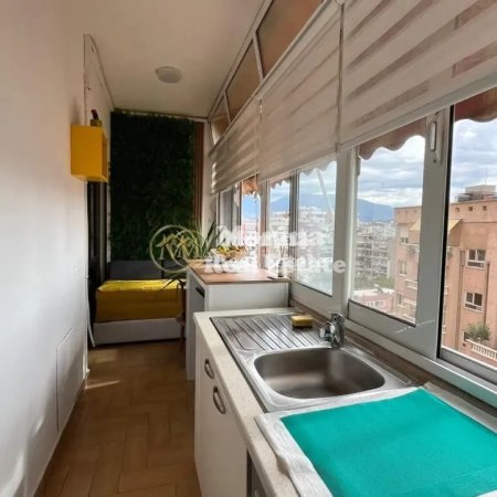 Tirane, jepet me qera apartament 2+1 Kati 8, 85 m² 850 € (Rruga Bardhok Biba)