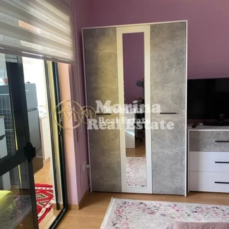 Tirane, jepet me qera apartament 2+1 Kati 8, 85 m² 850 € (Rruga Bardhok Biba)
