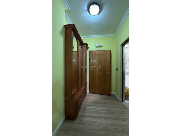 Tirane, jepet me qera apartament 2+1 Kati 8, 85 m² 650 € (Don Bosko)