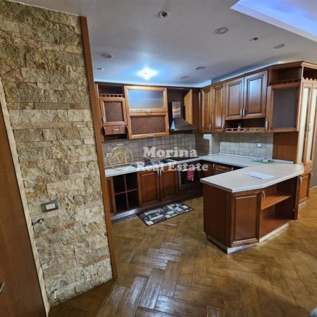 Tirane, jepet me qera apartament 3+1+Ballkon Kati 3, 126 m² 800 € (Rruga Dritan Hoxha)