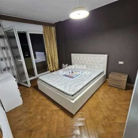Tirane, jepet me qera apartament 3+1+Ballkon Kati 3, 126 m² 700 € (Rruga Dritan Hoxha)