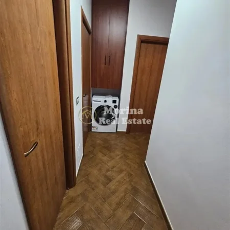 Tirane, jepet me qera apartament 3+1+Ballkon Kati 3, 126 m² 700 € (Rruga Dritan Hoxha)