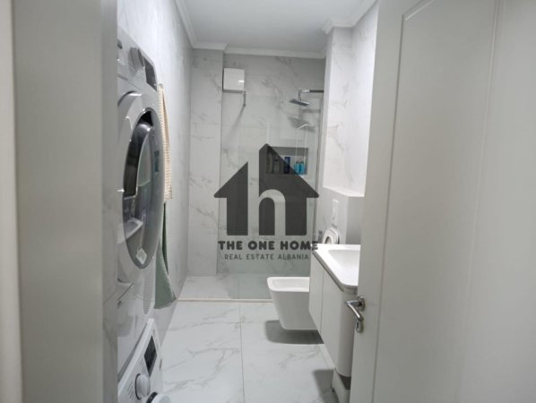 Tirane, shitet apartament 1+1+Ballkon Kati 3, 74 m² 164.000 € (prane Sqaure 21)
