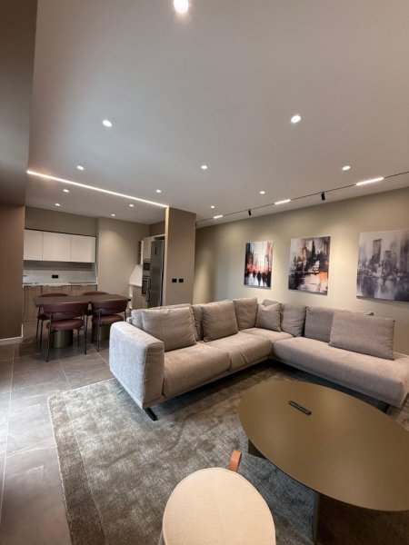 Tirane, jepet me qera apartament 2+1+Ballkon , 2.200 € (Ambasador 3)