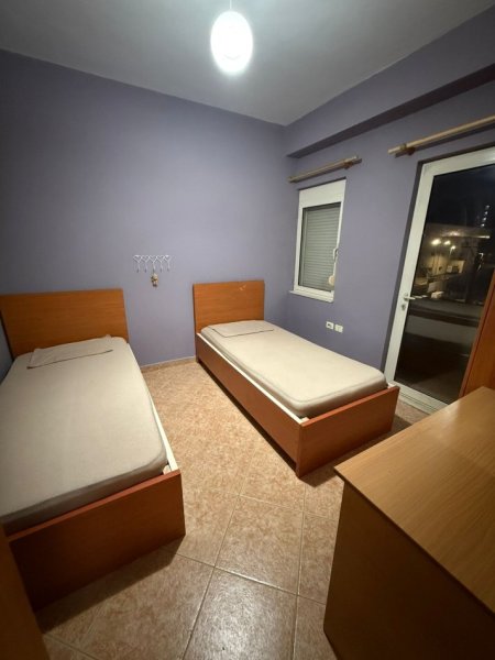 Tirane, jepet me qera apartament 2+1+Ballkon Kati 3, 90 m² 500 € (Rruga Endri Keko/Marteniteti iRi Koco Glozheni)