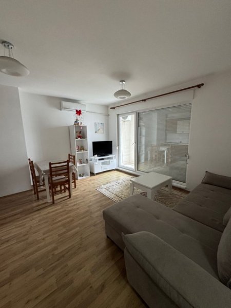 Tirane, jepet me qera apartament 1+1+Ballkon Kati 6, 58 m² 500 € (Rruga Siri Kodra , Kompleksi Siri)