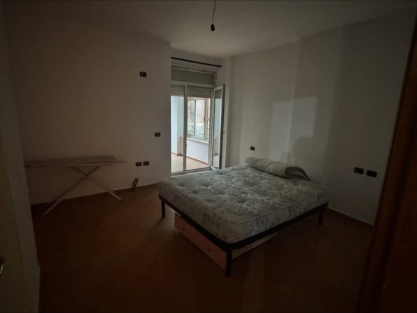 Tirane, shes apart 3+1+2 me garazh Kati 1, 165 m² 270.000 € (Rr. Kodra e Diellit ne krah te kopshtit Botanik)