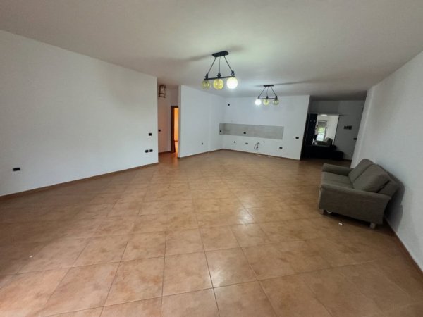 Tirane, shes apart 3+1+2 me garazh Kati 1, 165 m² 270.000 € (Rr. Kodra e Diellit ne krah te kopshtit Botanik)