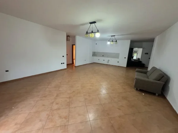 Tirane, shes apart 3+1+2 me garazh Kati 1, 165 m² 270.000 € (Rr. Kodra e Diellit ne krah te kopshtit Botanik)