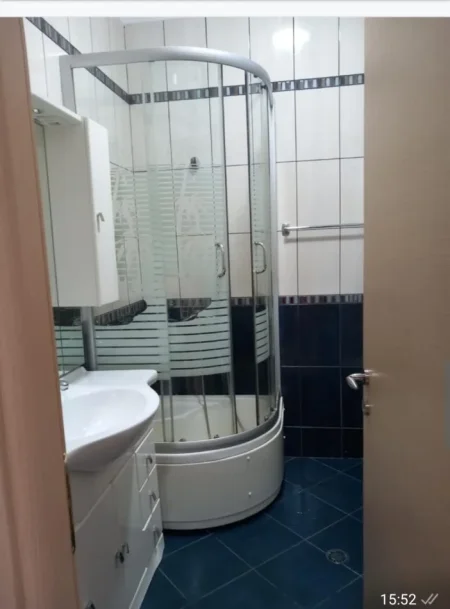 Tirane, jepet me qera apartament 1+1+Ballkon Kati 6, 100 m² 600 € (Rruga Kavajes,Delijorgji)