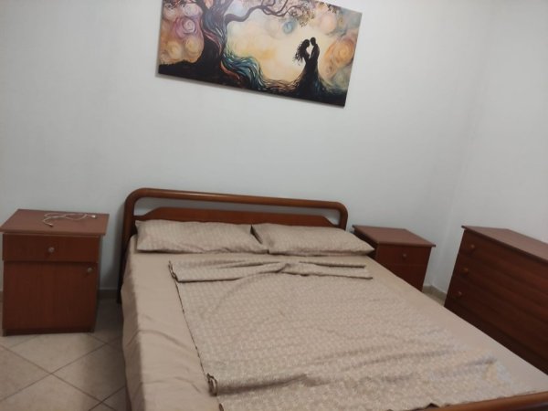 Tirane, jepet me qera apartament 2+1 Kati 3, 80 m² 580 € (siri kodra)