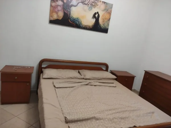 Tirane, jepet me qera apartament 2+1 Kati 3, 80 m² 580 € (siri kodra)