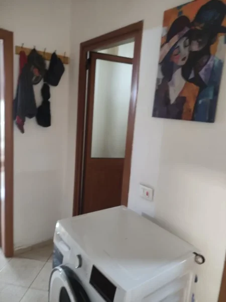 Tirane, jepet me qera apartament 2+1 Kati 3, 80 m² 580 € (siri kodra)