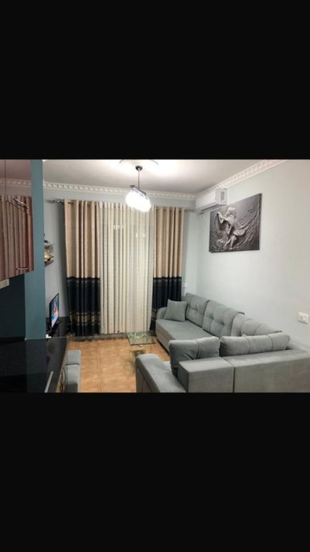 Vlore, jepet me qera apartament 1+1 Kati 4, 60 m² 220 € (Lungomare)