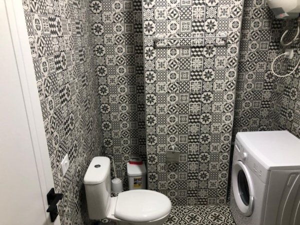 Vlore, jepet me qera apartament 1+1 Kati 4, 60 m² 220 € (Lungomare)