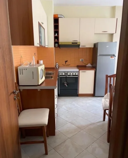 Tirane, jepet me qera 1+1 Kati 2, 65 m² 550 € (MINE PEZA)