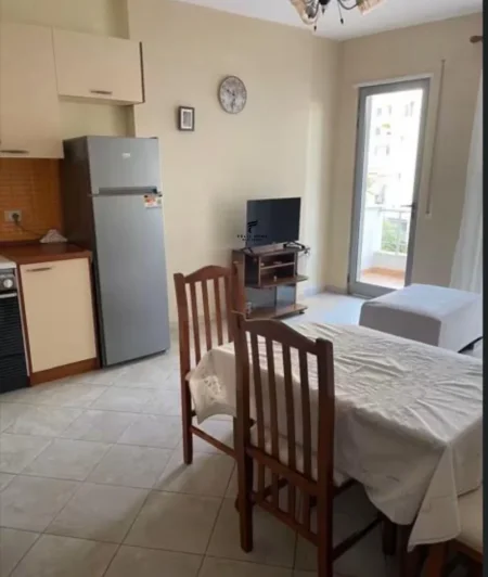 Tirane, jepet me qera 1+1 Kati 2, 65 m² 550 € (MINE PEZA)