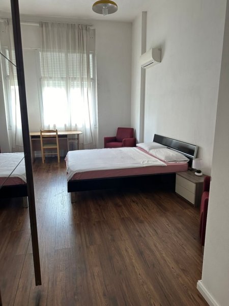 Tirane, jepet me qera apartament 2+1+Ballkon Kati 8, 110 m² 750 € (ZOGU I ZI)