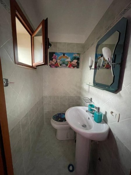 Tirane, jepet me qera apartament 3+1 Kati 3, 