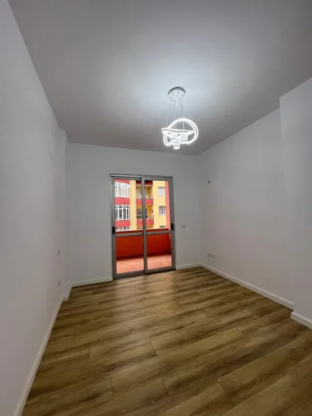 Tirane, shitet apartament 2+1+Ballkon Kati 2, 76 m² 120.000 € (astir)