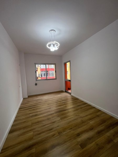 Tirane, shitet apartament 2+1+Ballkon Kati 2, 76 m² 120.000 € (astir)