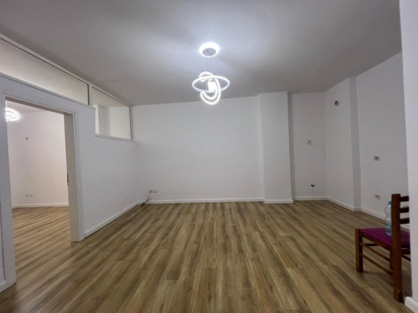 Tirane, shitet apartament 2+1+Ballkon Kati 2, 76 m² 120.000 € (astir)