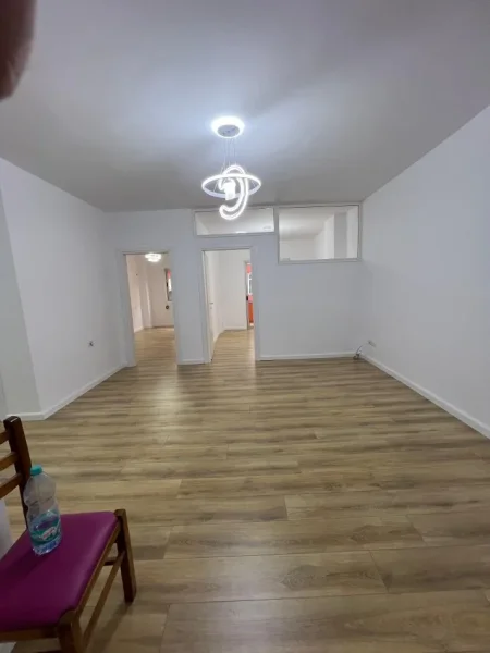 Tirane, shitet apartament 2+1+Ballkon Kati 2, 76 m² 120.000 € (astir)