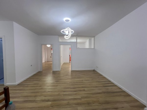 Tirane, shitet apartament 2+1+Ballkon Kati 2, 76 m² 120.000 € (astir)