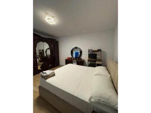 Tirane, jap me qera apartament 2 Katshe Kati 2, 126 m² 1.100 € (RRUGA 5 MAJI)