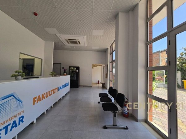 Tirane, jepet me qera ambjent biznesi , 1.340 m² 13.400 € 